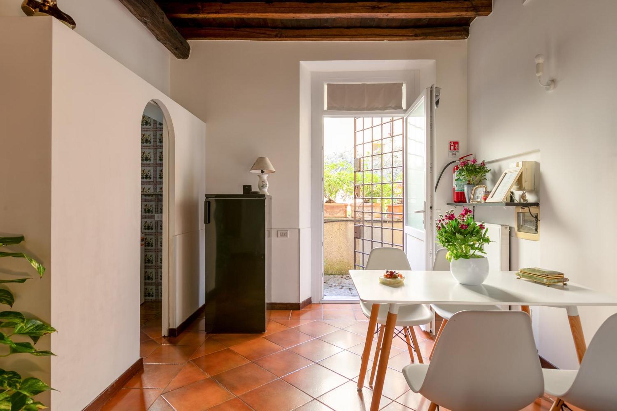 Quiet Trevi Fountain Apartment With Patio And Backyard Roma Exterior foto